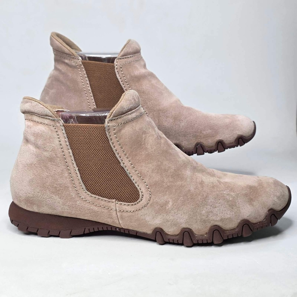 Skechers Bikers Ankle Boots Women's 9.5 Chestnut Tan Beige Suede Slip On Shoes